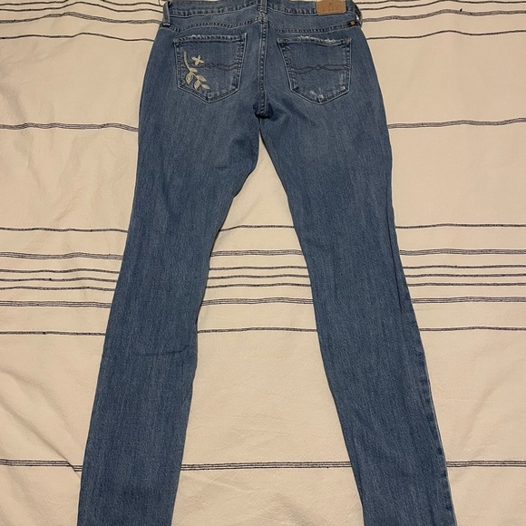 Lucky Brand Jeans - Picture 2 of 3